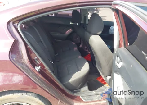 2017 Kia Forte Lx z USA, uszkodzony, nr VIN 3KPFK4A70HE142228